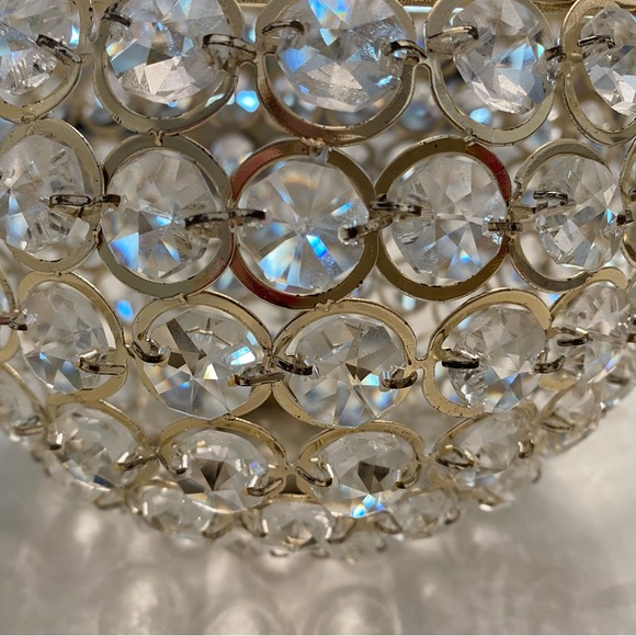 Large Round Faux Crystal Votive Holder - Picture 3 of 8